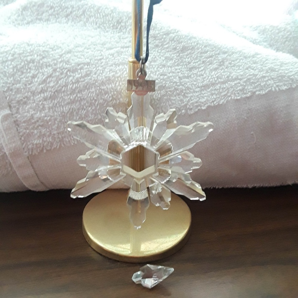 Rare Swarovski crystal 1998 snowflake ornament